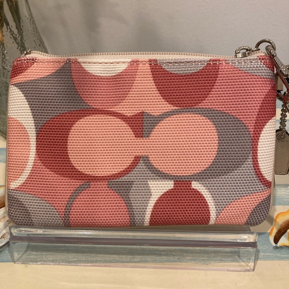 Coach Signature C Large Wristlet Soho Optic Pink Canvas Leather Trim - Picture 3 of 6